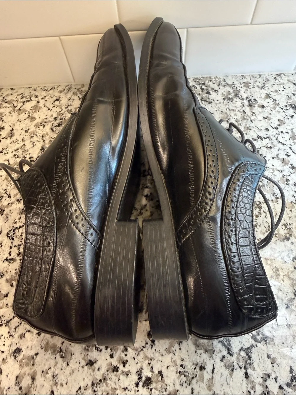 Men's Black Croc-Embossed Lace-Up Derby Shoes